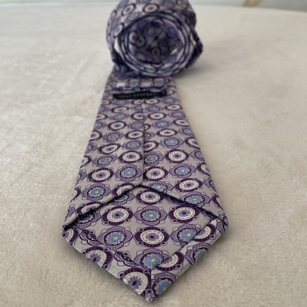 Holt Renfrew 100% Silk Tie – Made in Canada - Picture 6 of 9